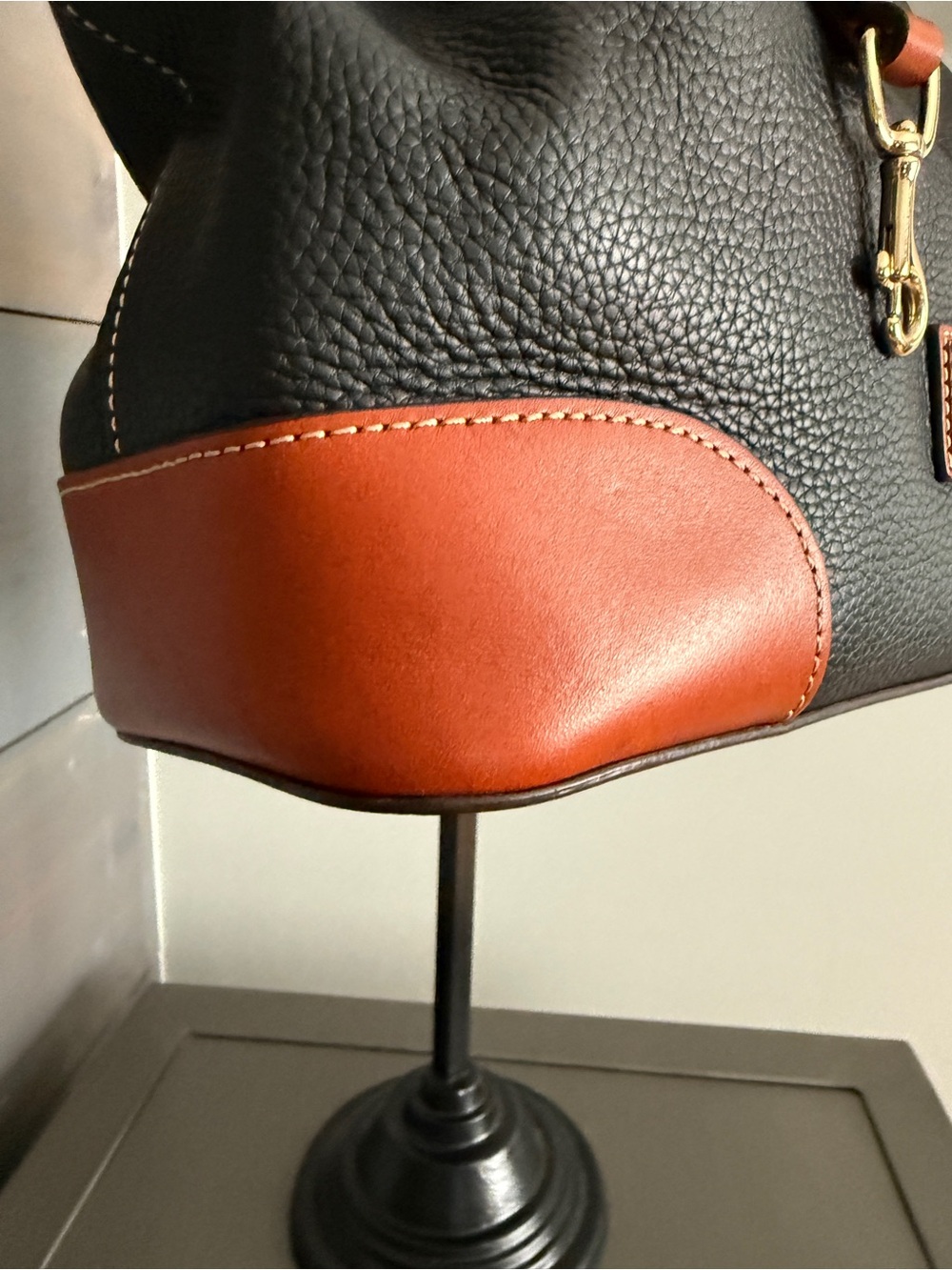 Dooney & Bourke Black and Tan Pebbled Leather Barlow - Picture 7 of 11